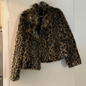 Faux fur leopard jacket